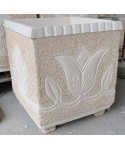Jardinière carrée à motifs fleurs en pierre reconstituée