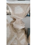 Vase sur pied Calice hexagonale en pierre reconstituée